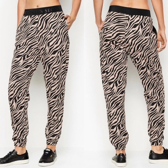 Victoria’s Secret Sport Joggers Sweatpants Zebra VS Logo Size extra small VSX - Picture 1 of 12